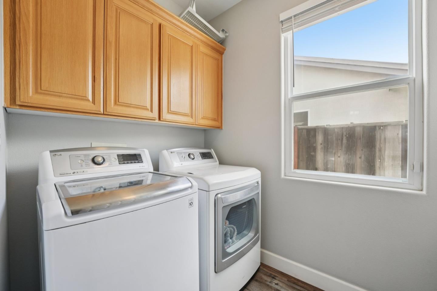 476 Arcadia Way Salinas, CA 93906 - Photo 17 of 40 a utility room with dryer and washer
