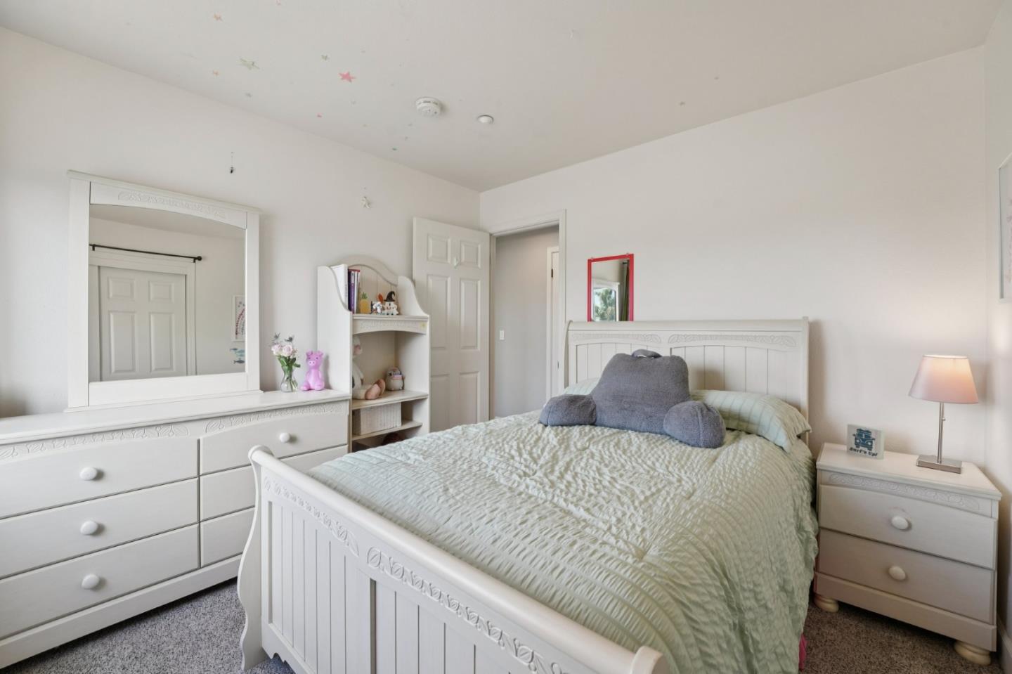 476 Arcadia Way Salinas, CA 93906 - Photo 26 of 40 a bedroom with a bed and a dresser