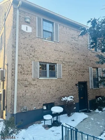 $3,325 | 181 Long Hill Road, Unit 2, Little Falls, NJ 07424