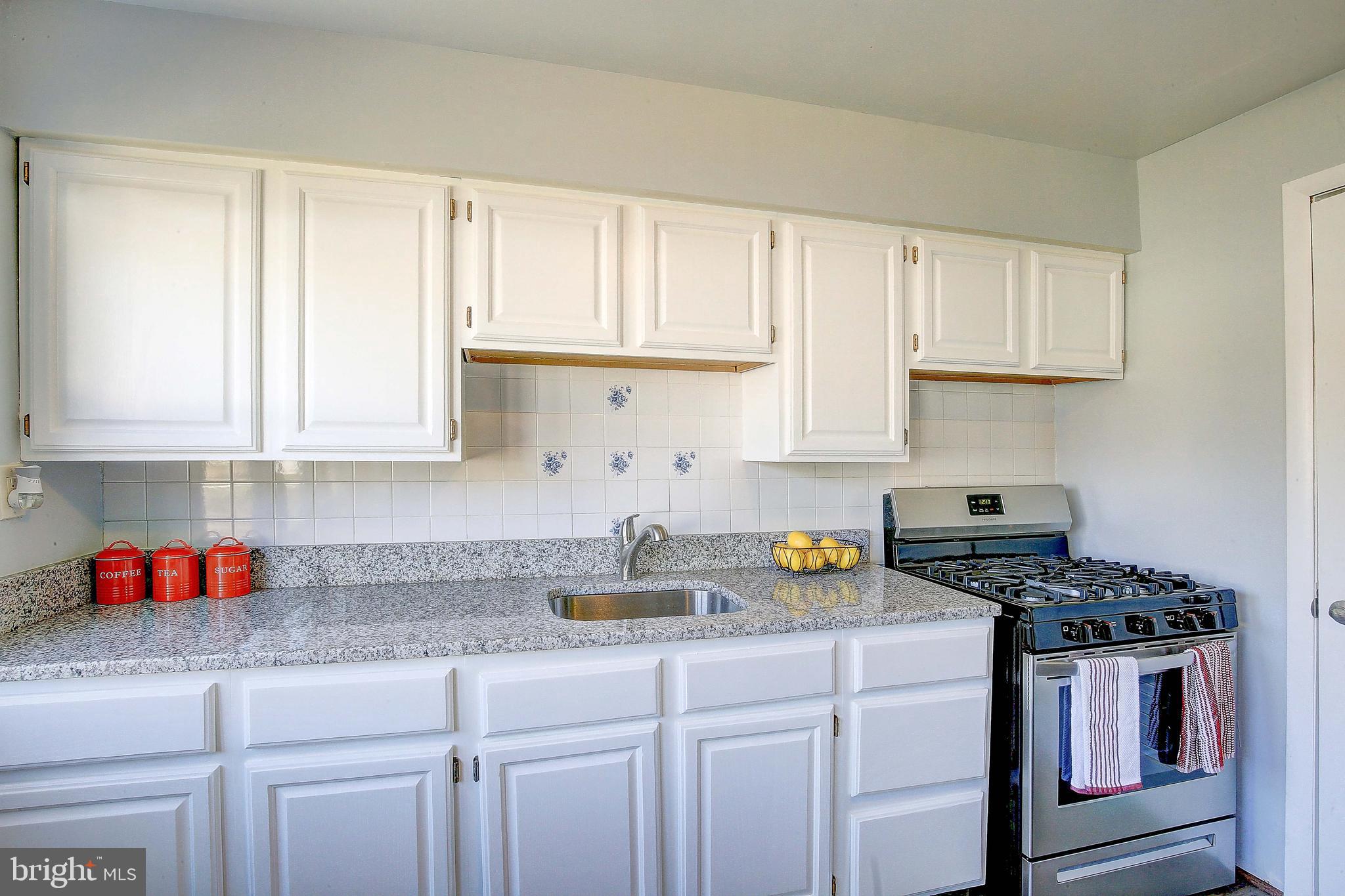 4447 Norfen Road Halethorpe, MD 21227 - Photo 7 of 22