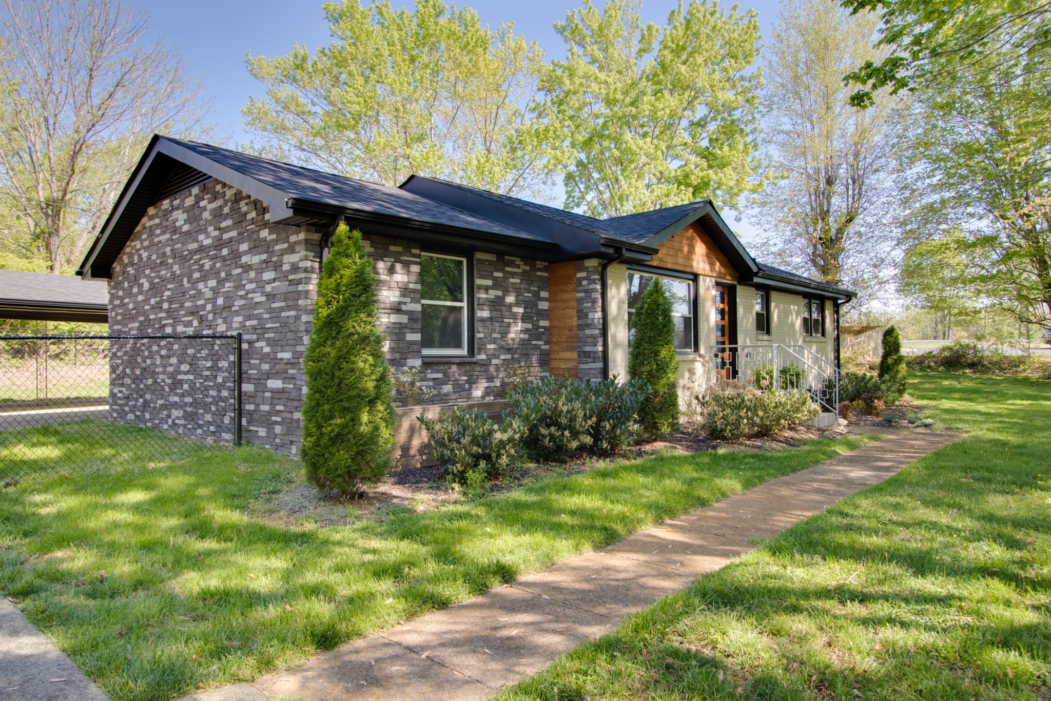 330 Excell Road Clarksville, TN 37043 - Photo 2 of 28 Gallery Image 2