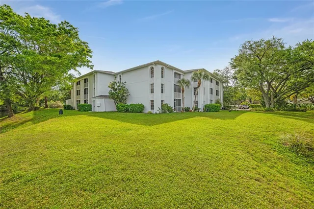 $186,500 | 6304 Pointe W Boulevard West, Unit A102, Bradenton, FL 34209