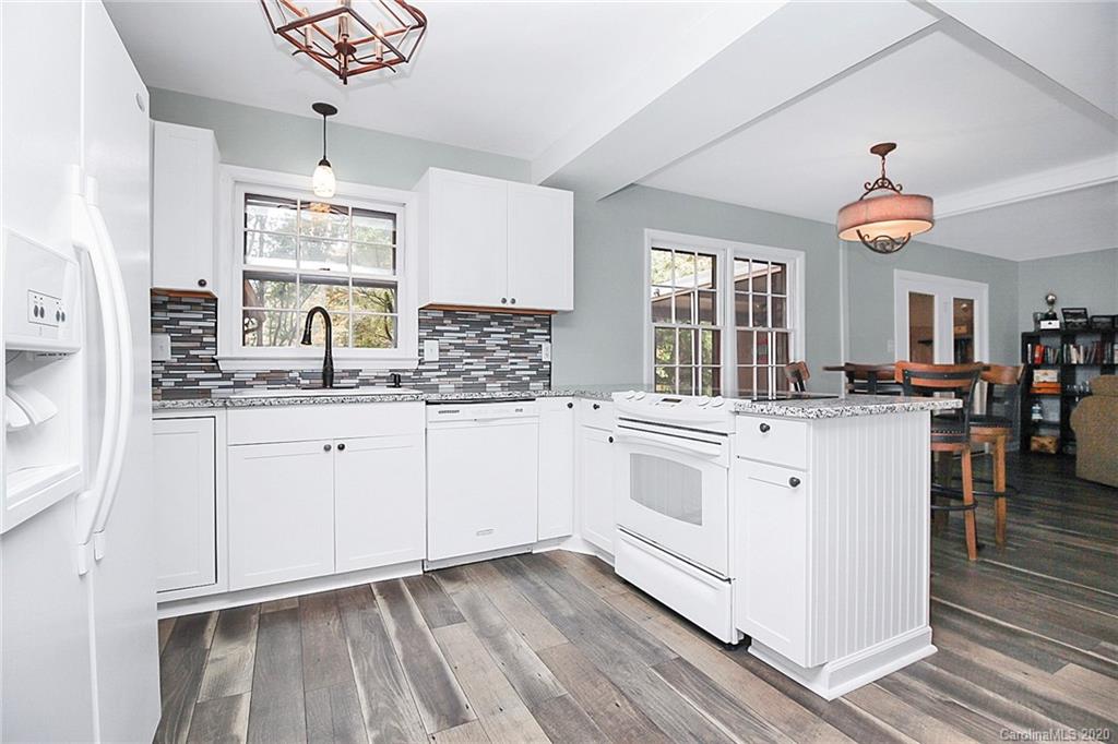 725 Falls Church Road Charlotte, NC 28270 - Photo 17 of 40