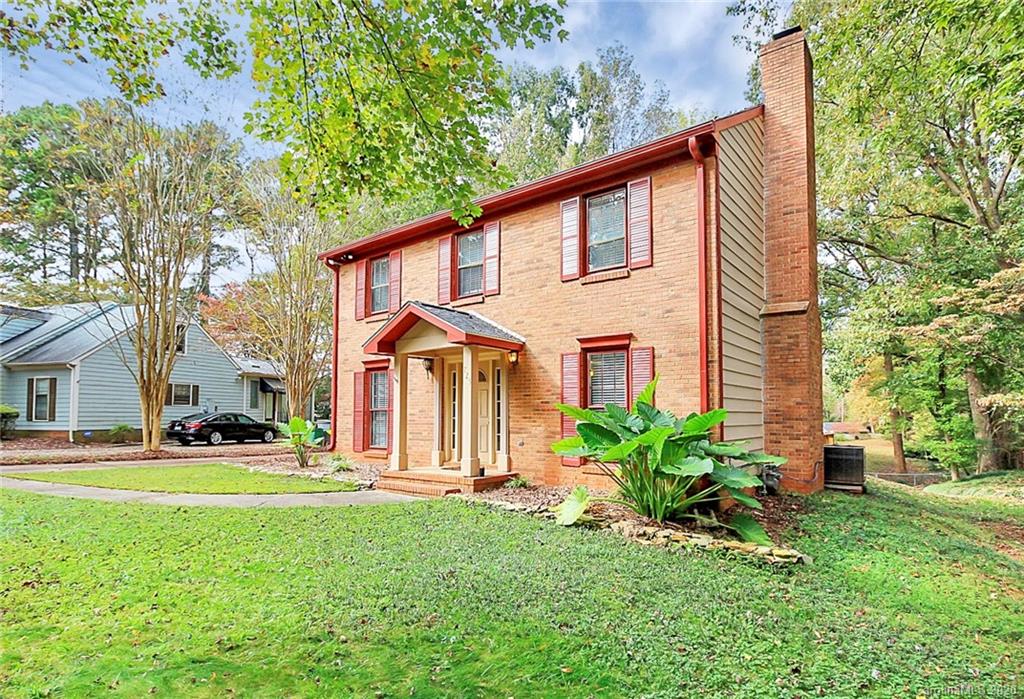 725 Falls Church Road Charlotte, NC 28270 - Photo 3 of 40