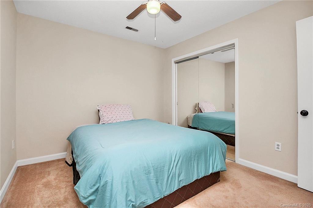 725 Falls Church Road Charlotte, NC 28270 - Photo 30 of 40
