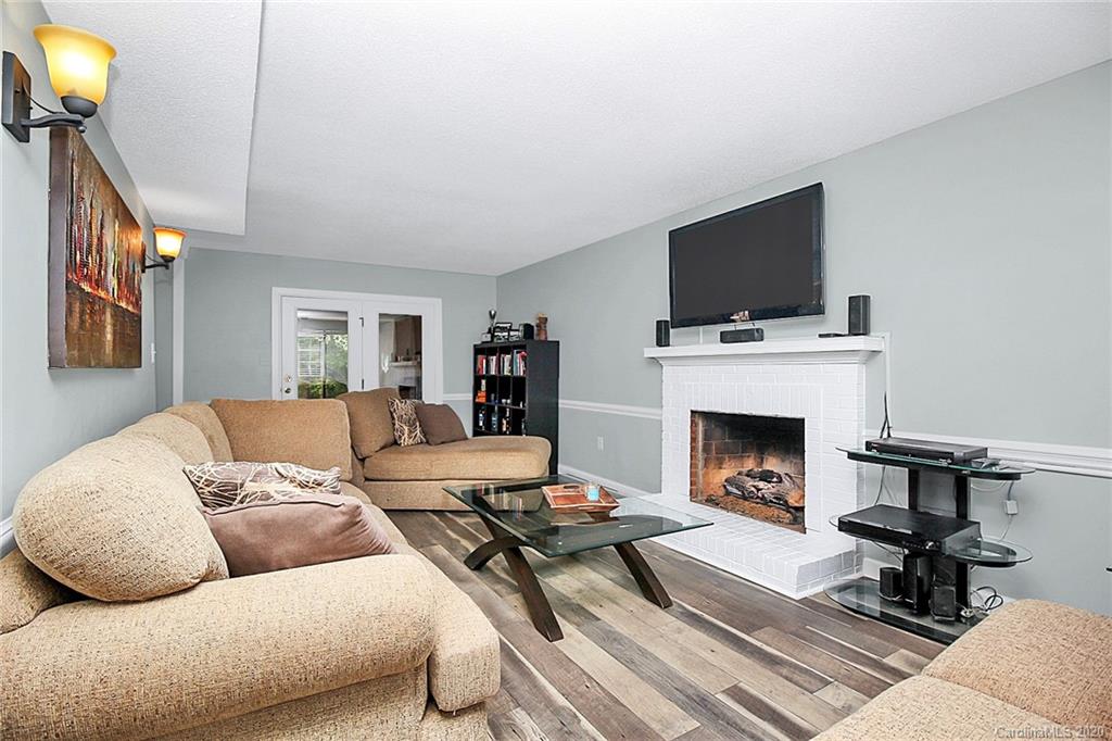 725 Falls Church Road Charlotte, NC 28270 - Photo 4 of 40