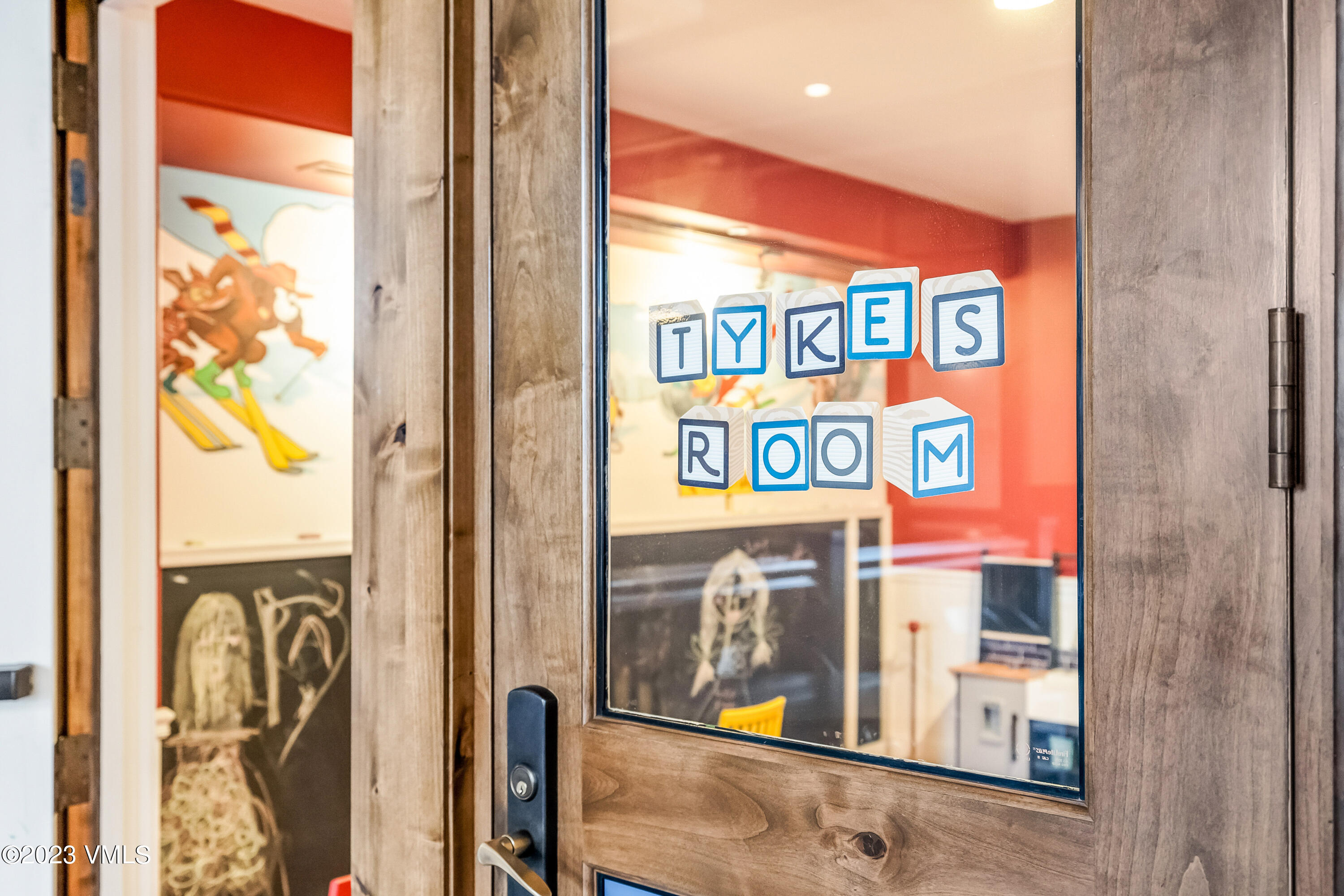 16 Vail Road, Unit RESORT MEMBERSHIP Vail, CO 81657 - Photo 35 of 51