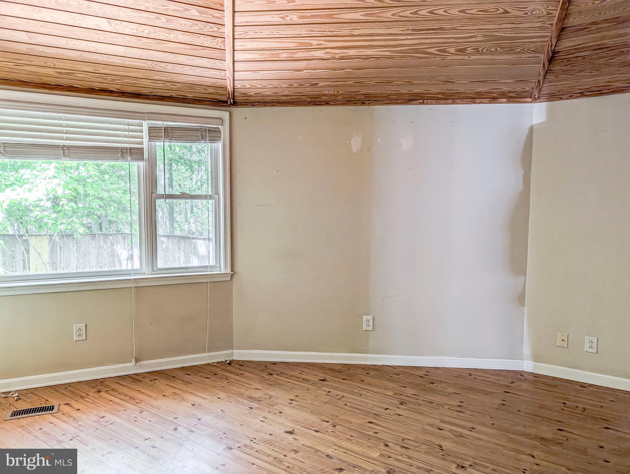 12433 Cree Lane Lusby, MD 20657 - Photo 15 of 28 Primary bedroom