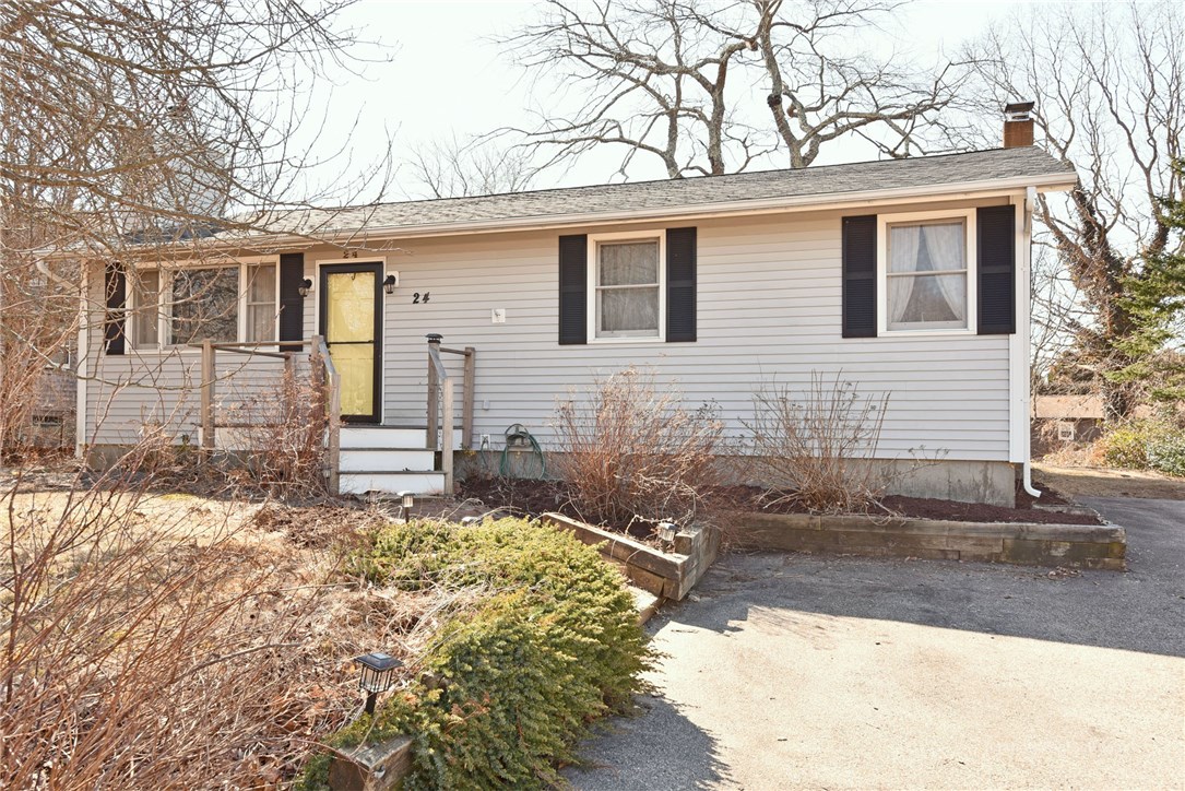 24 Old Pine Road Narragansett, RI 02882 - Photo 2 of 33 Gallery Image 2