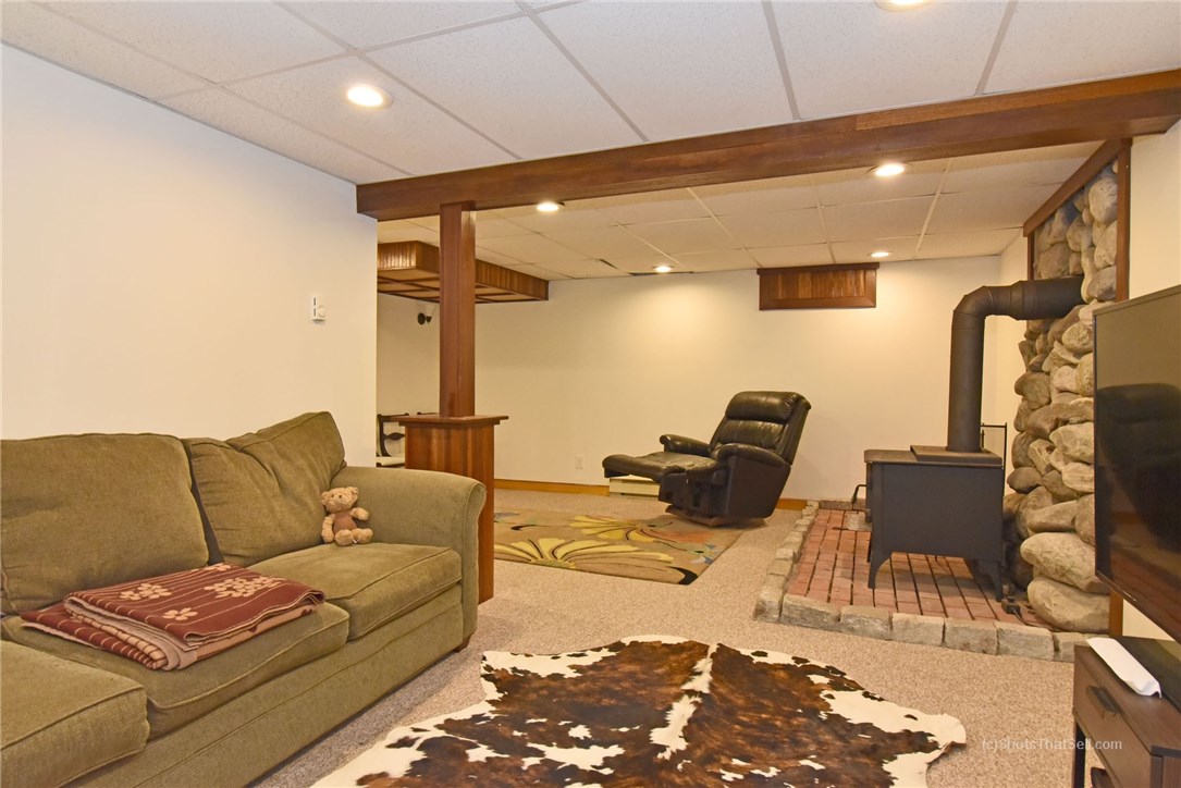 24 Old Pine Road Narragansett, RI 02882 - Photo 28 of 33 Gallery Image 28