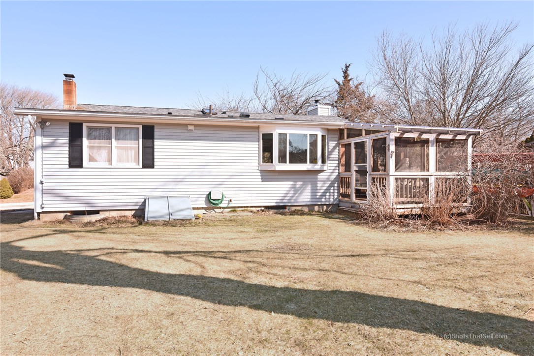 24 Old Pine Road Narragansett, RI 02882 - Photo 4 of 33 Gallery Image 4