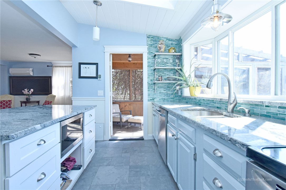 24 Old Pine Road Narragansett, RI 02882 - Photo 8 of 33 Gallery Image 8