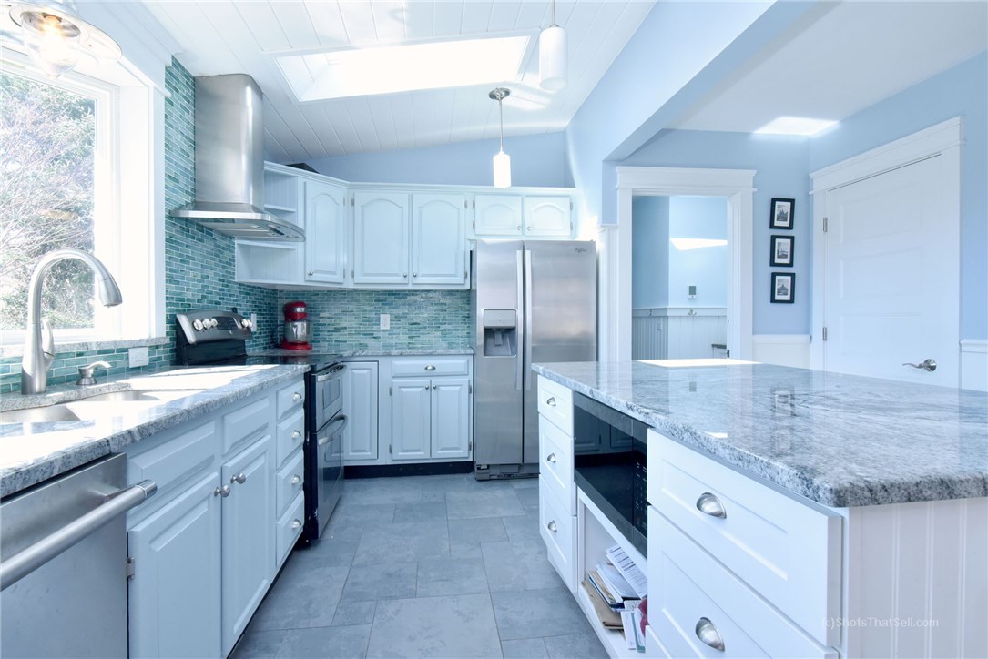 24 Old Pine Road Narragansett, RI 02882 - Photo 9 of 33 Gallery Image 9
