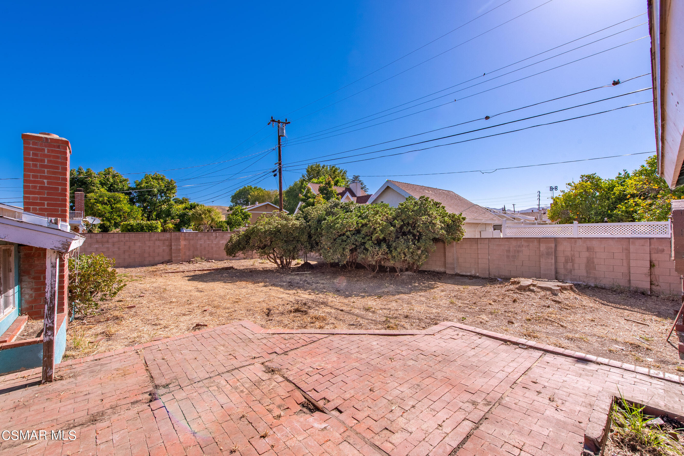 3140 Sheri Drive Simi Valley, CA 93063 - Photo 28 of 38 a view of a backyard of the house