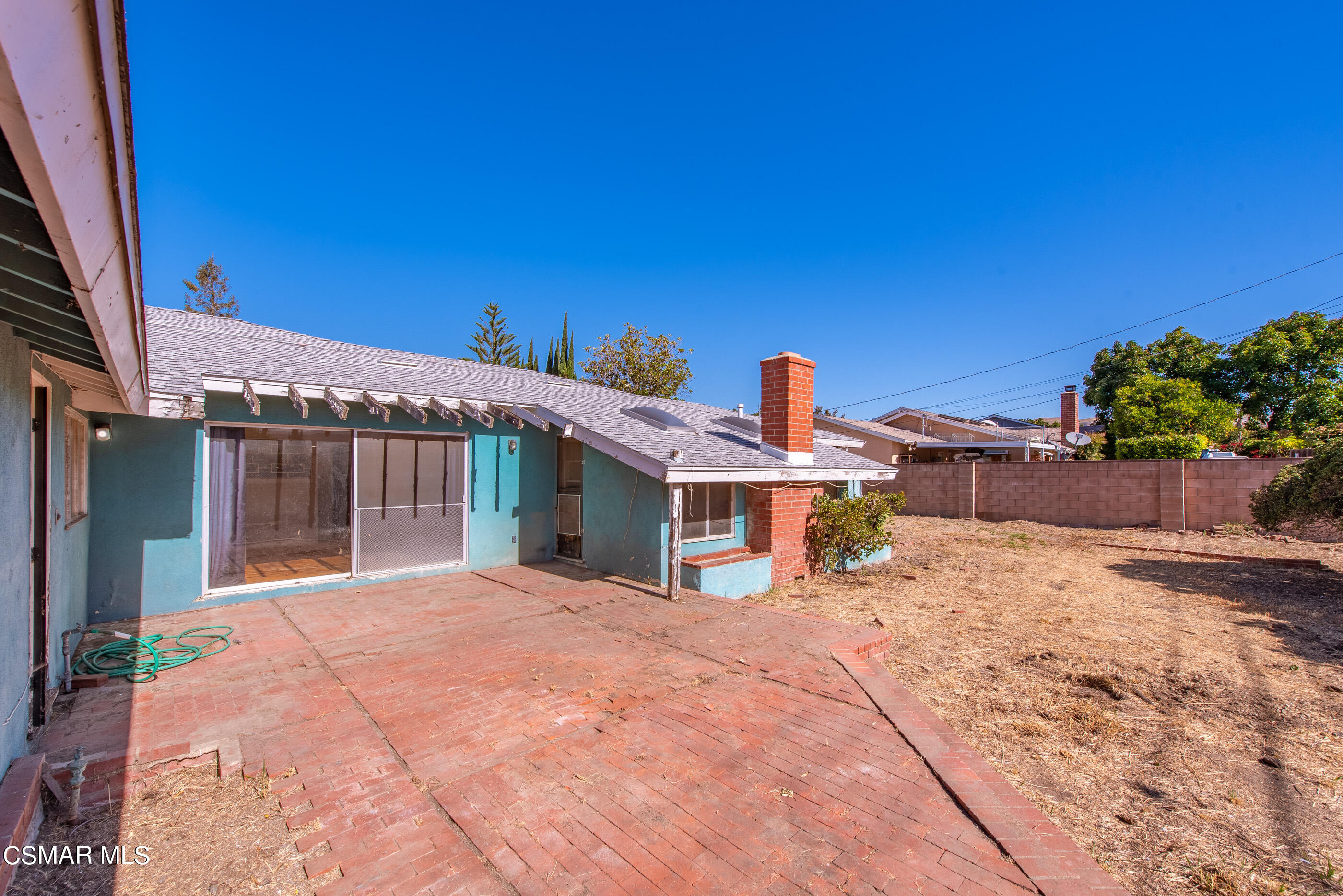 3140 Sheri Drive Simi Valley, CA 93063 - Photo 29 of 38 a view of a house with a snow in the background