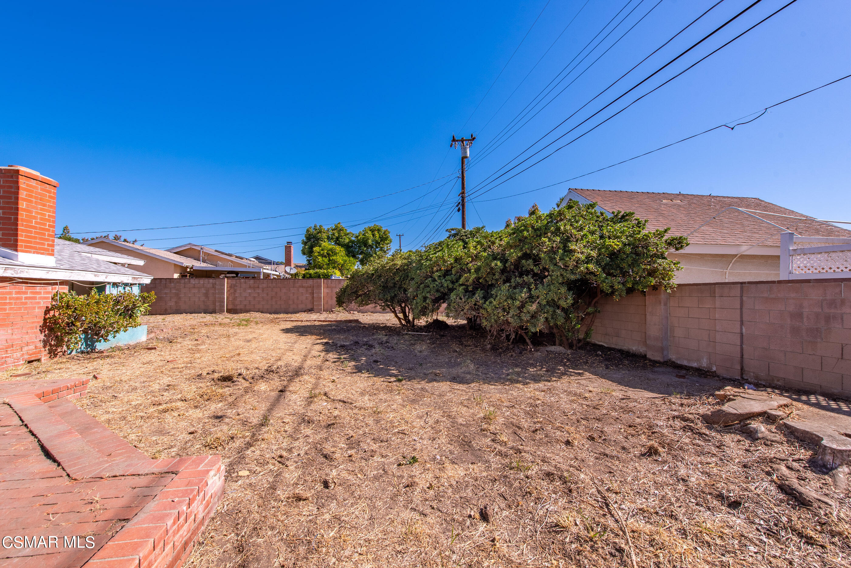 3140 Sheri Drive Simi Valley, CA 93063 - Photo 30 of 38 a view of a backyard