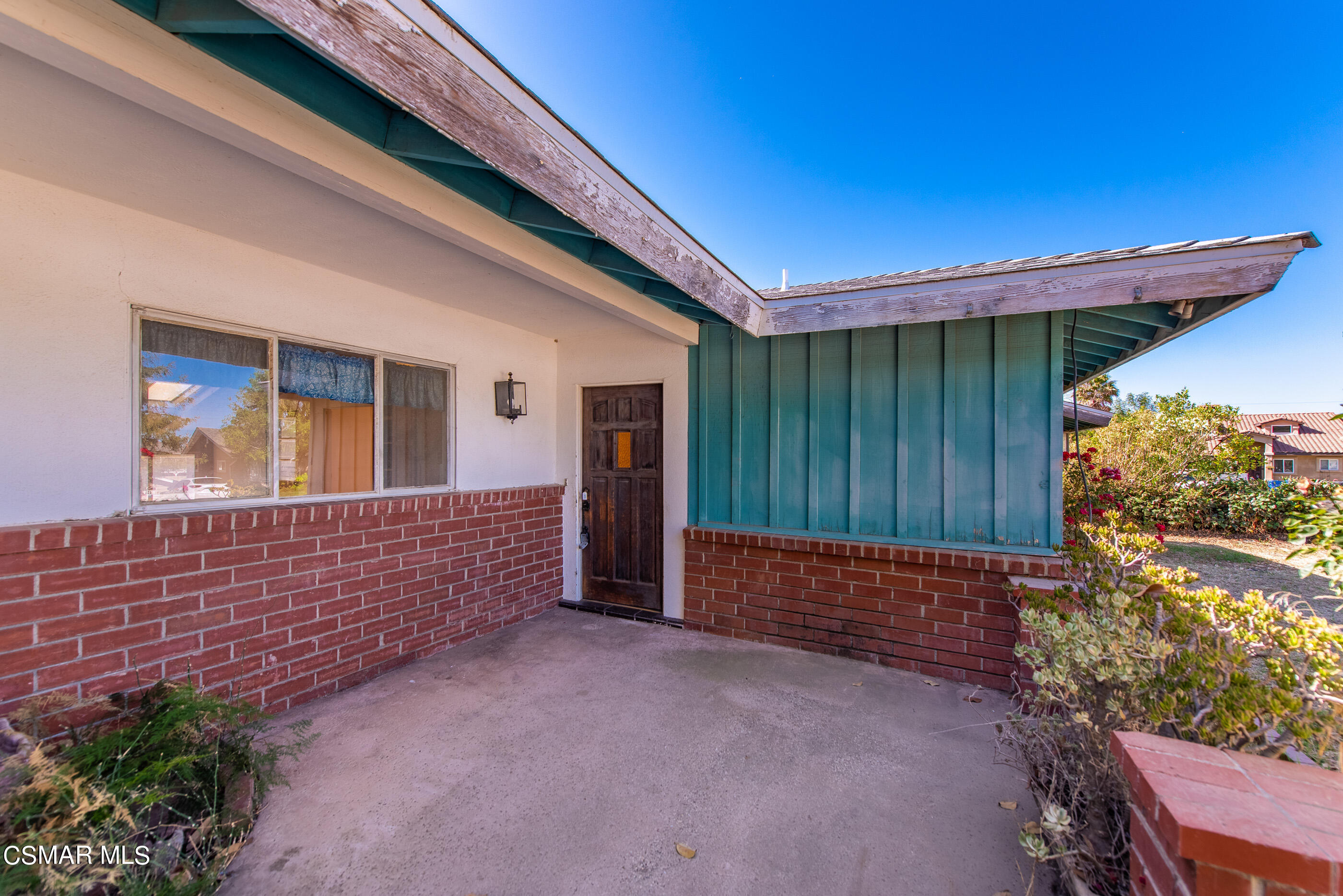 3140 Sheri Drive Simi Valley, CA 93063 - Photo 7 of 38 a view of outdoor space and deck