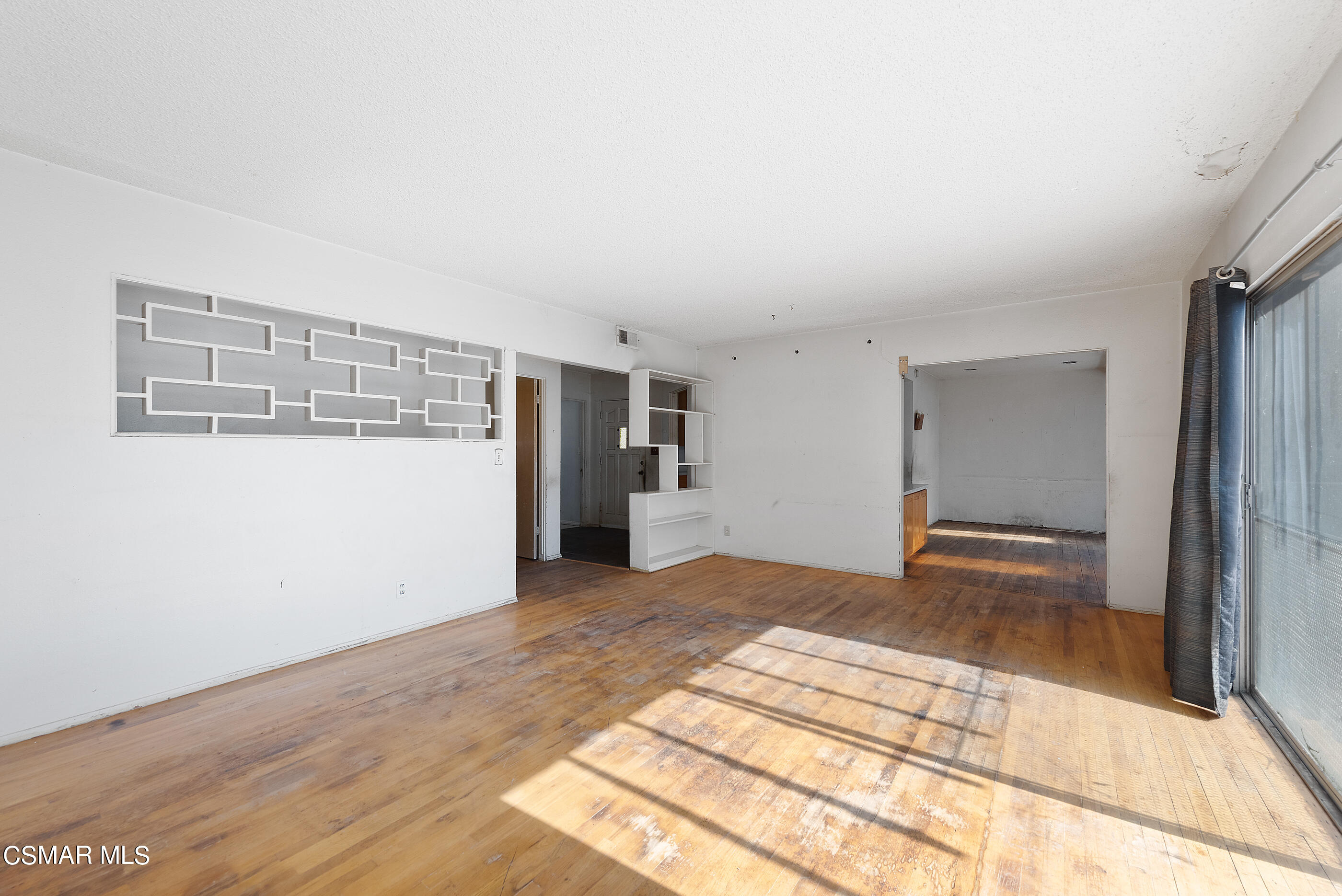 3140 Sheri Drive Simi Valley, CA 93063 - Photo 9 of 38 a view of an empty room