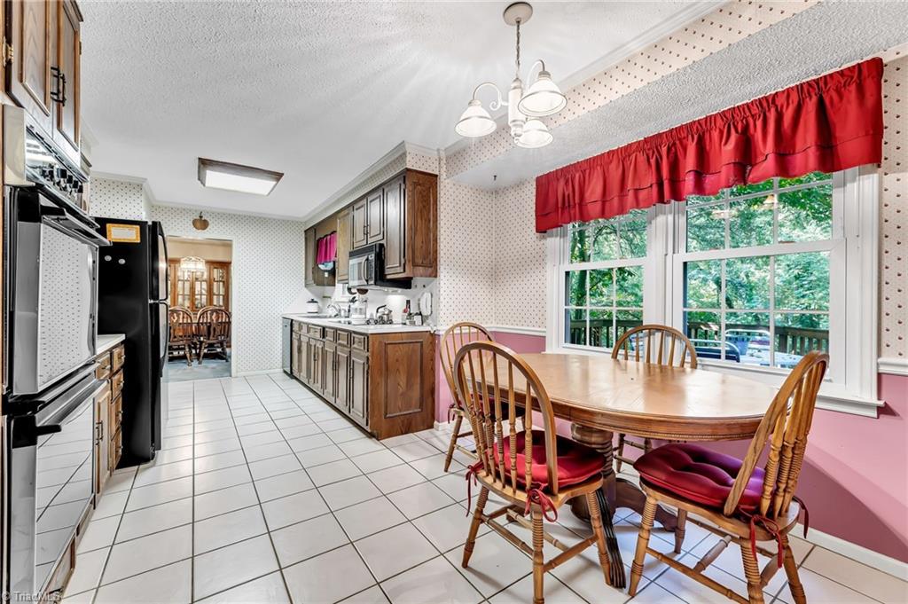 1512 Coventry Road High Point, NC 27262 - Photo 11 of 43 Gallery Image 11