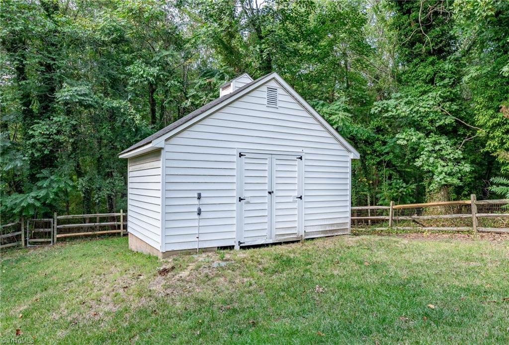 1512 Coventry Road High Point, NC 27262 - Photo 43 of 43 Gallery Image 43