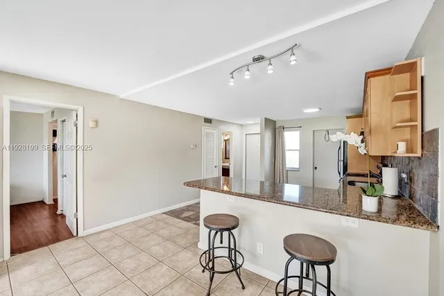 $170,000 | 950 Hillcrest Drive, Unit 112, Hollywood, FL 33021