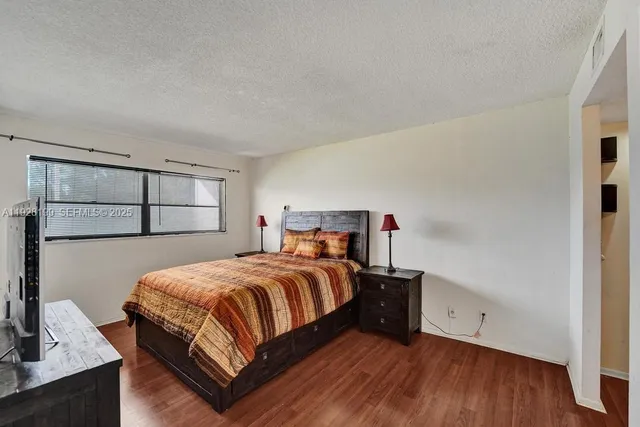 $170,000 | 950 Hillcrest Drive, Unit 112, Hollywood, FL 33021