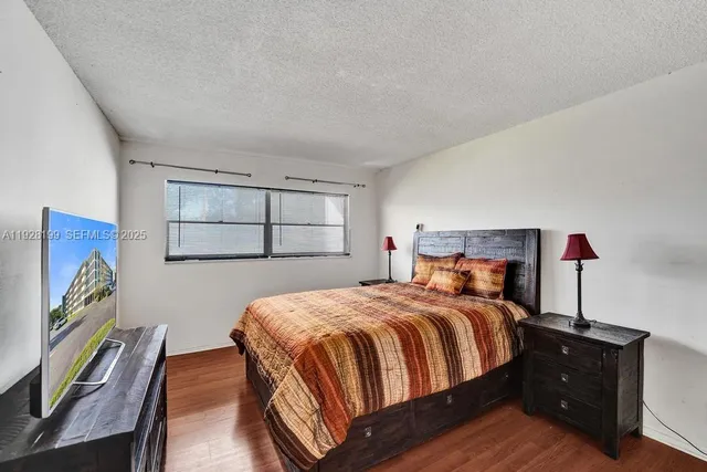 $170,000 | 950 Hillcrest Drive, Unit 112, Hollywood, FL 33021