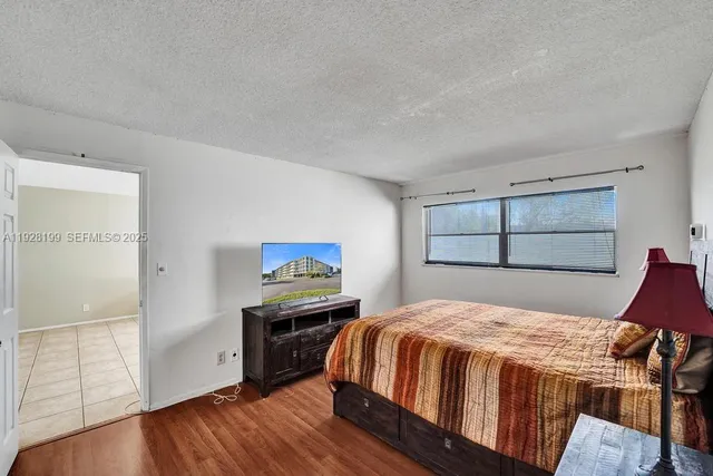 $170,000 | 950 Hillcrest Drive, Unit 112, Hollywood, FL 33021