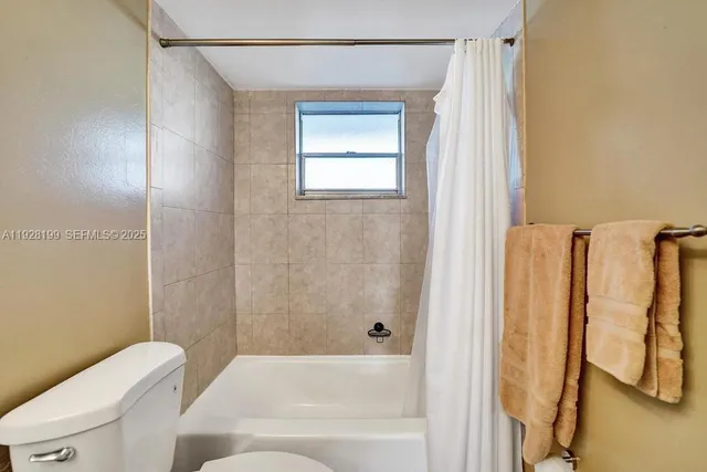 $170,000 | 950 Hillcrest Drive, Unit 112, Hollywood, FL 33021