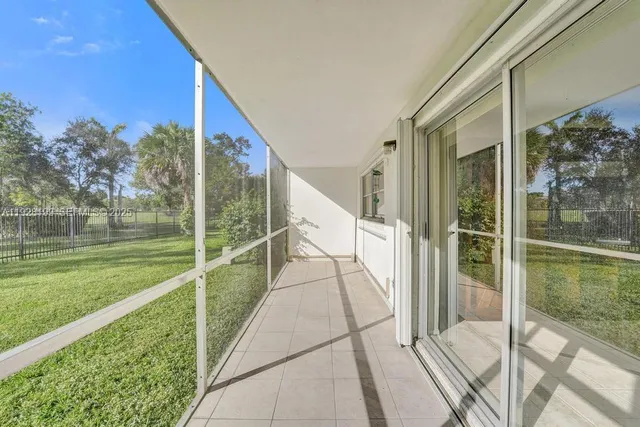 $170,000 | 950 Hillcrest Drive, Unit 112, Hollywood, FL 33021