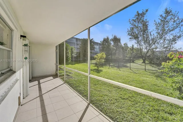 $170,000 | 950 Hillcrest Drive, Unit 112, Hollywood, FL 33021