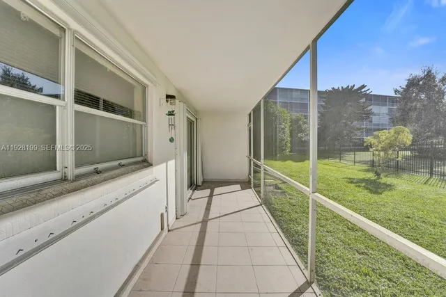 $170,000 | 950 Hillcrest Drive, Unit 112, Hollywood, FL 33021