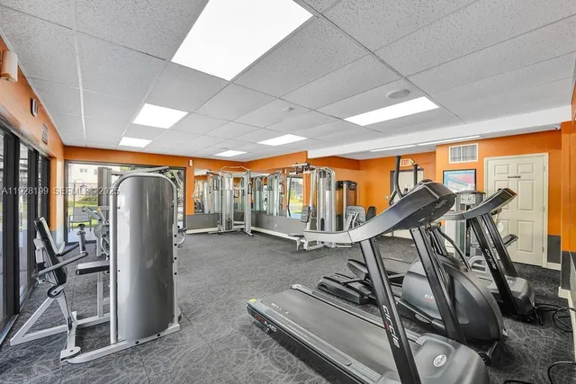 $170,000 | 950 Hillcrest Drive, Unit 112, Hollywood, FL 33021