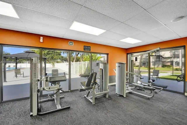 $170,000 | 950 Hillcrest Drive, Unit 112, Hollywood, FL 33021