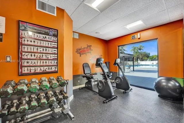 $170,000 | 950 Hillcrest Drive, Unit 112, Hollywood, FL 33021