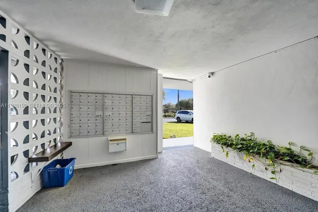 $170,000 | 950 Hillcrest Drive, Unit 112, Hollywood, FL 33021