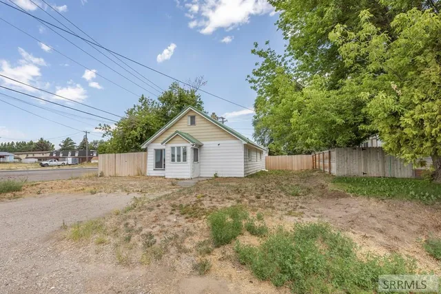 $260,000 | 1490 Albany Street, Idaho Falls, ID 83402