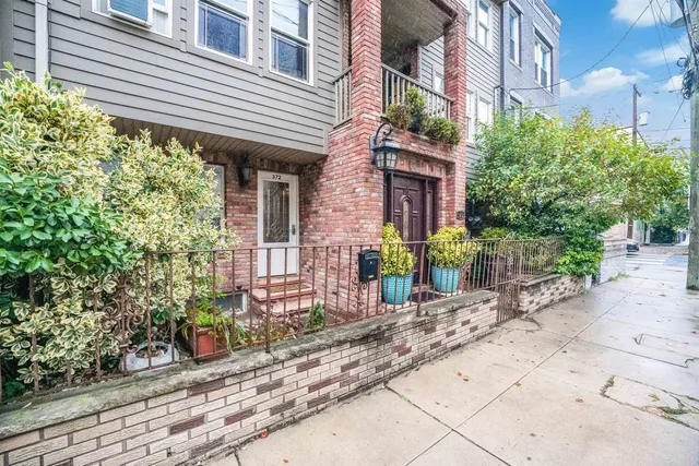 $1,757,500 | 372 5th Street, Jersey City, NJ 07302