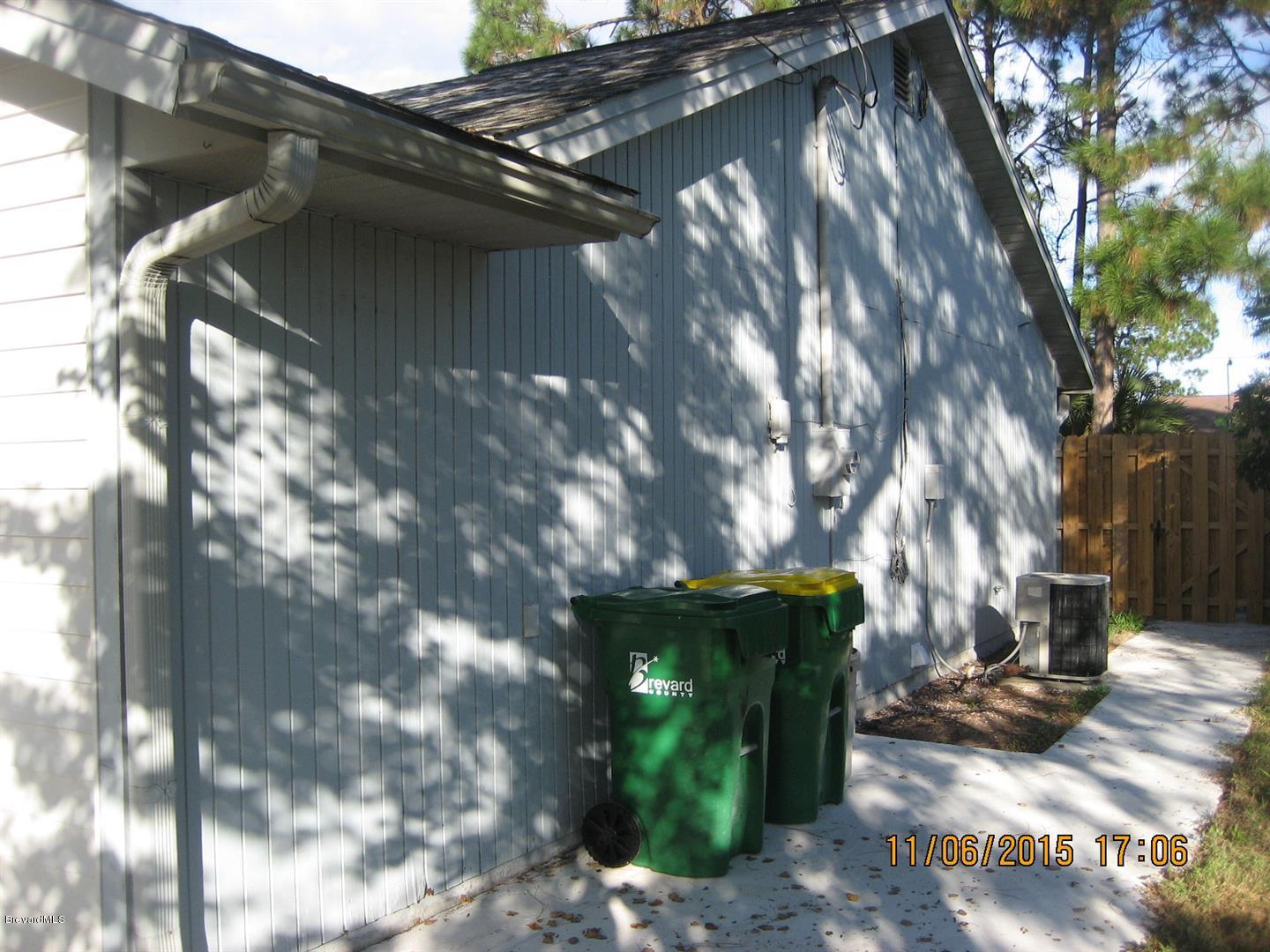6775 Cecil Road Cocoa, FL 32927 - Photo 4 of 42 IMG_8897