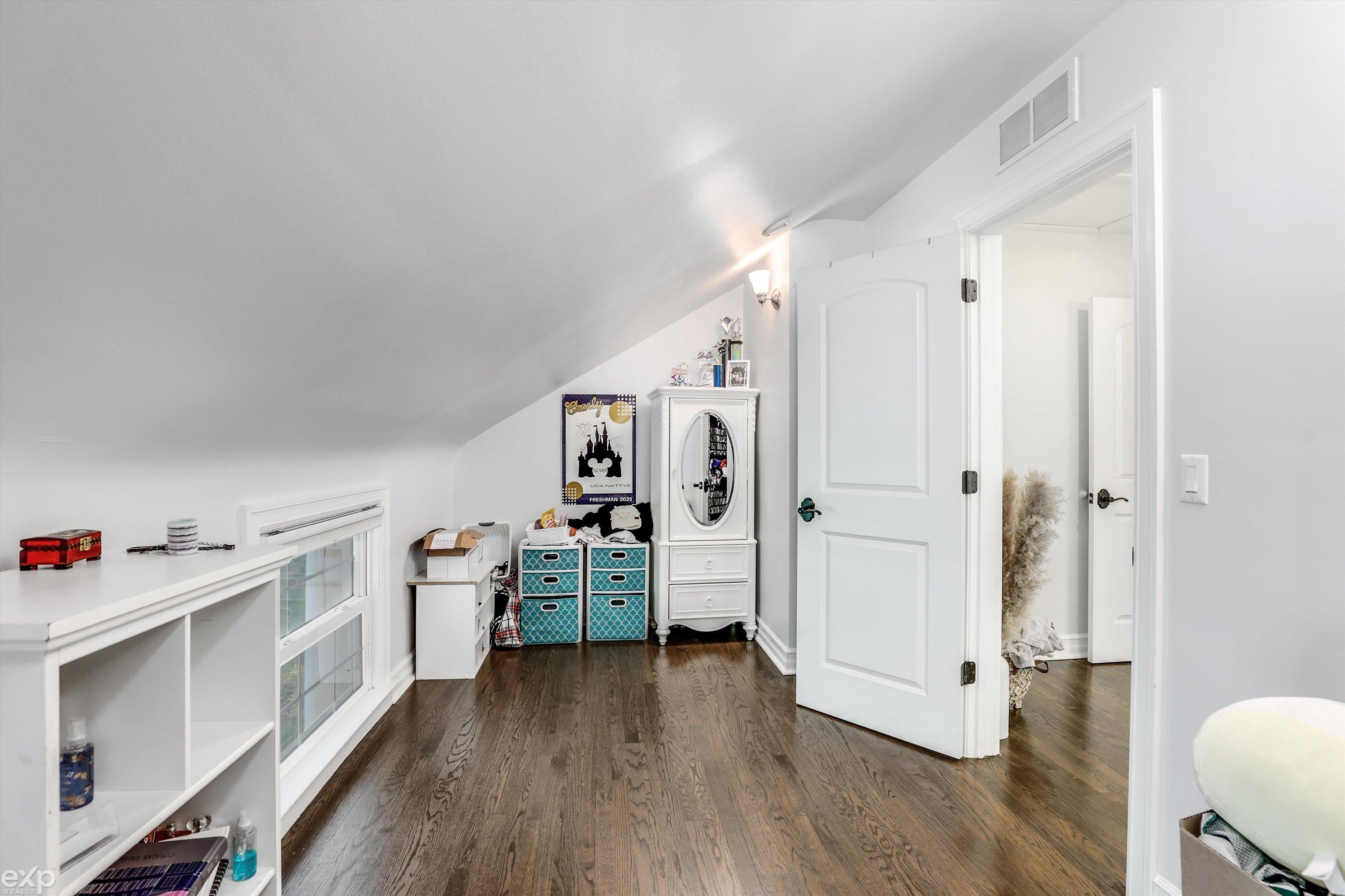 454 Whims Lane Rochester, MI 48306 - Photo 33 of 60 50108545-33.JPG