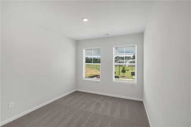 a view of a back yard