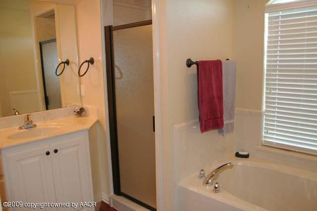5715 South Lawn Circle Amarillo, TX 79110 - Photo 6 of 10 Bathroom