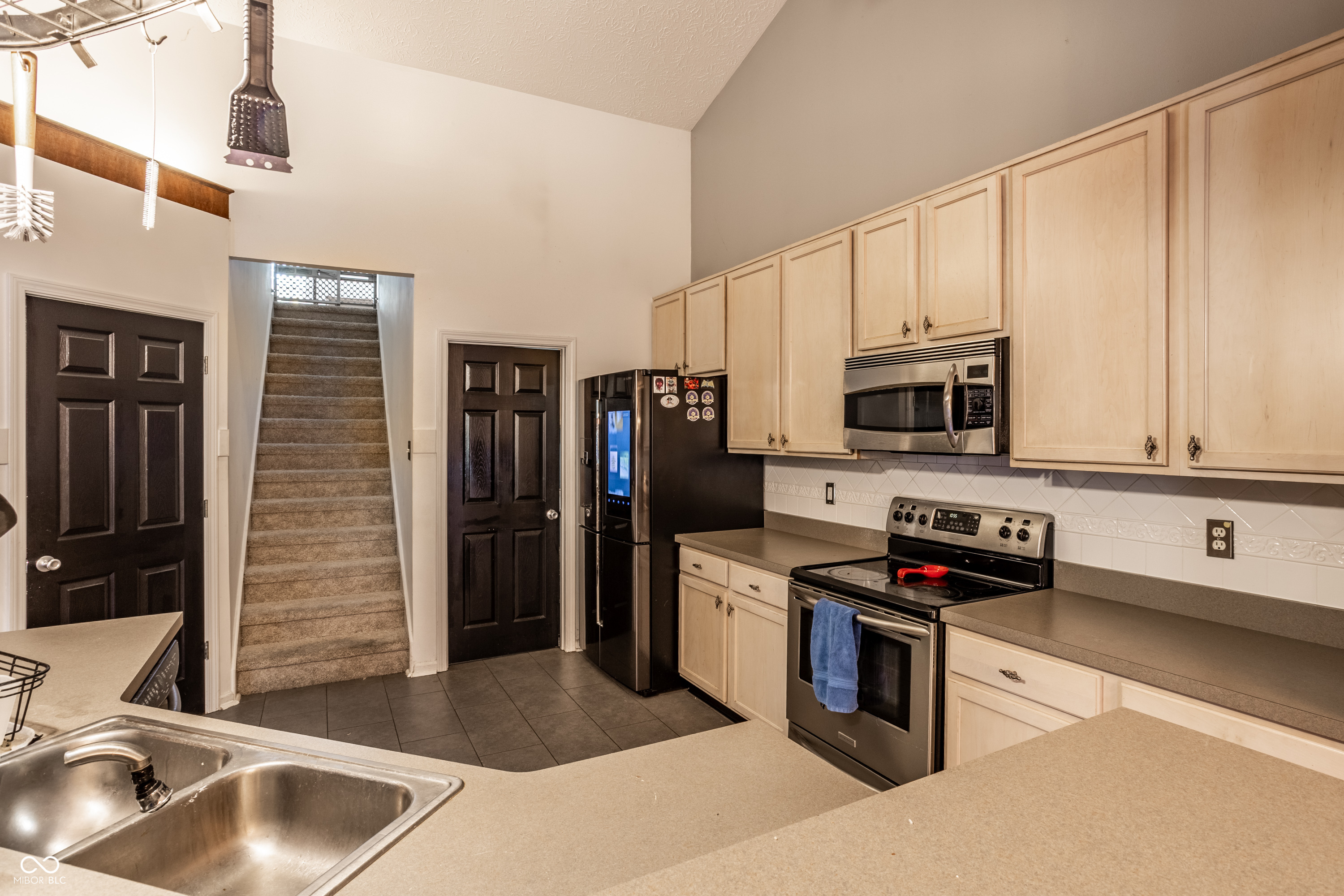 860 Weeping Way Lane Avon, IN 46123 - Photo 6 of 28