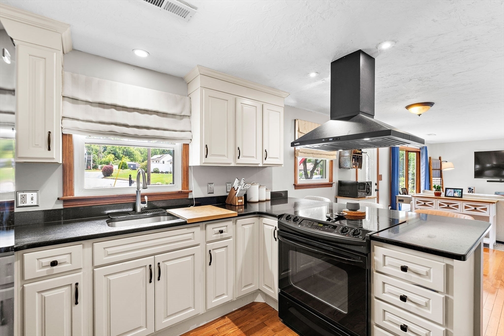 37 Angelo Street Worcester, MA 01604 - Photo 20 of 40