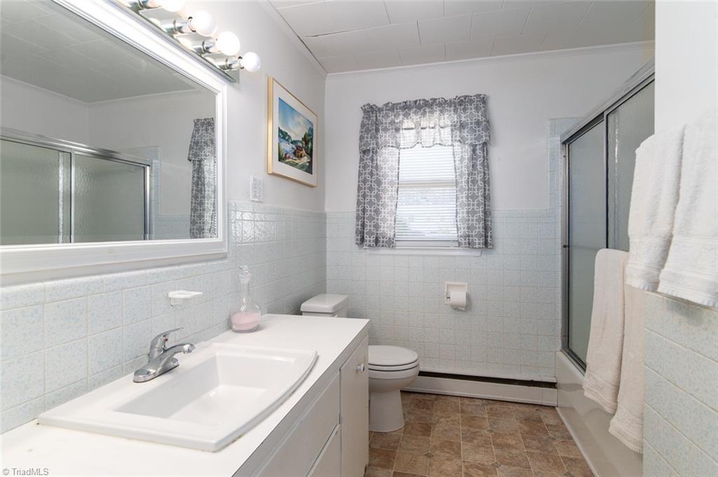 605 Shamrock Road High Point, NC 27265 - Photo 12 of 26 Gallery Image 12
