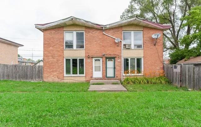 $325,000 | 843 West Johns Manville Place, Waukegan, IL 60085