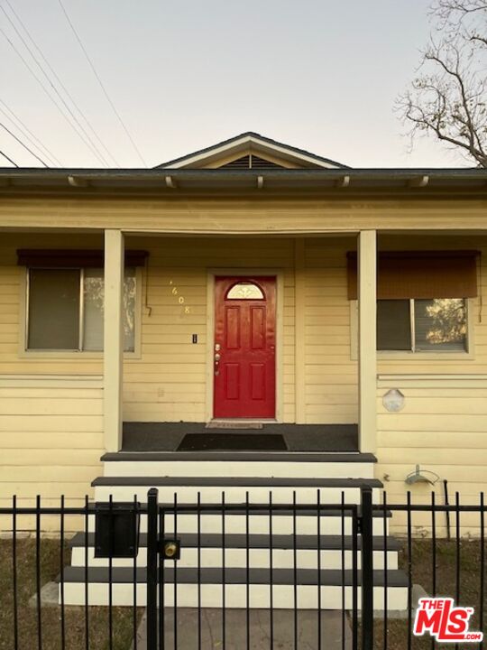 1608 E Street Bakersfield, CA 93301 - Photo 17 of 34 a front view of a house