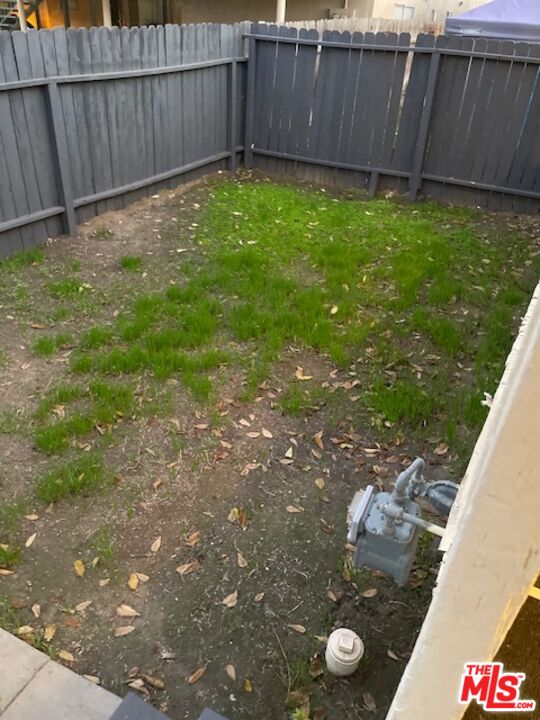 1608 E Street Bakersfield, CA 93301 - Photo 27 of 34 a view of a backyard