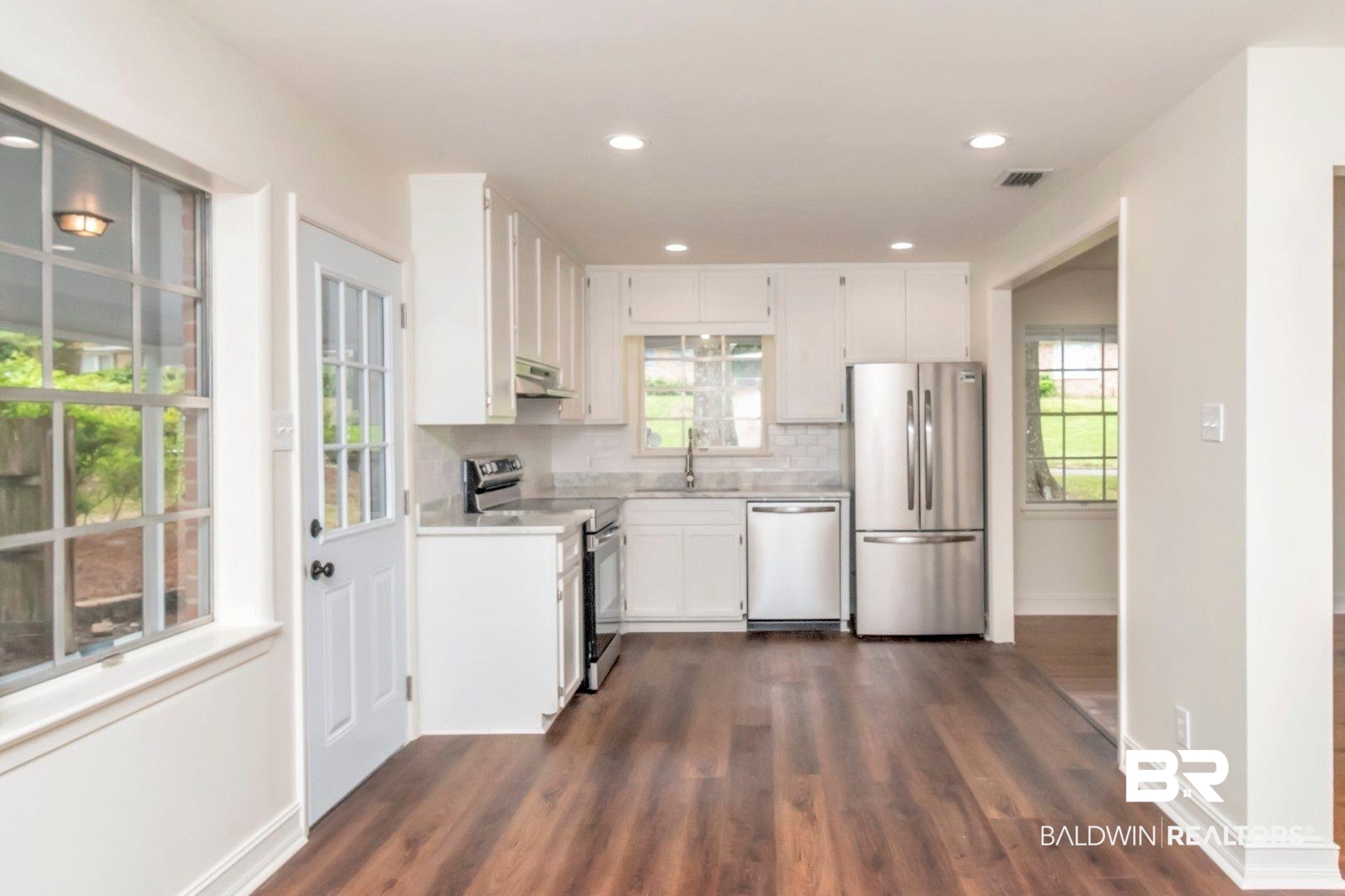 607 Markham Drive Mobile, AL 36609 - Photo 6 of 27