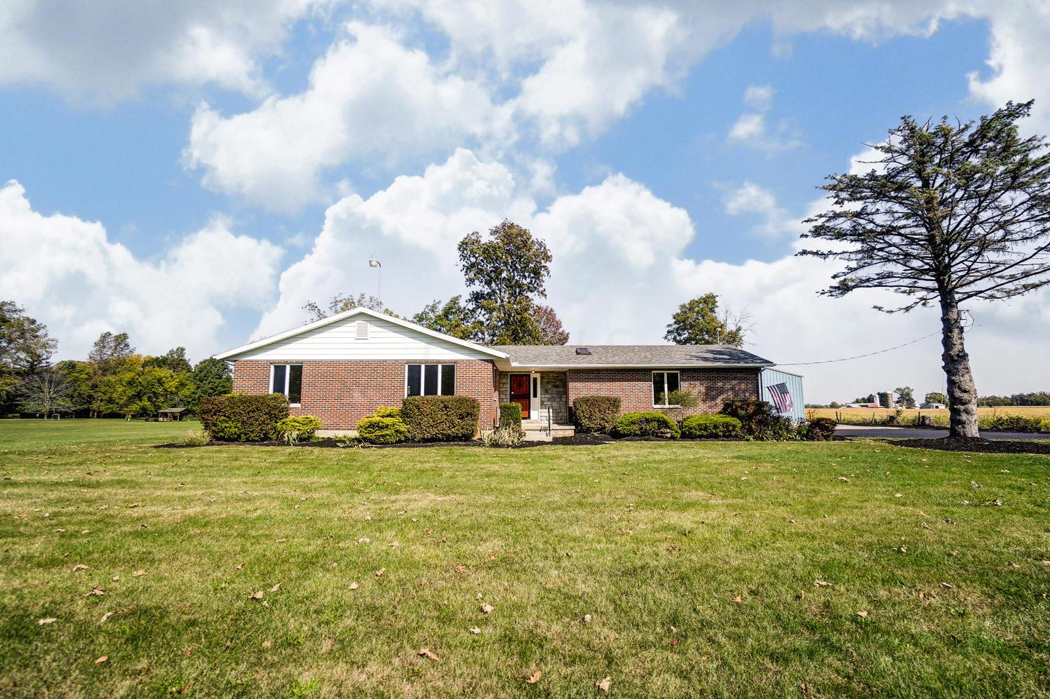 6060 Johnson Road Springfield, OH 45502 - Photo 2 of 53